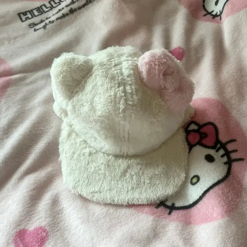 [BUNJANG] Universal Studios Japan Hello Kitty Fur Cap / USJ 유니버셜스튜디오 재팬 키티 털 모자 캡