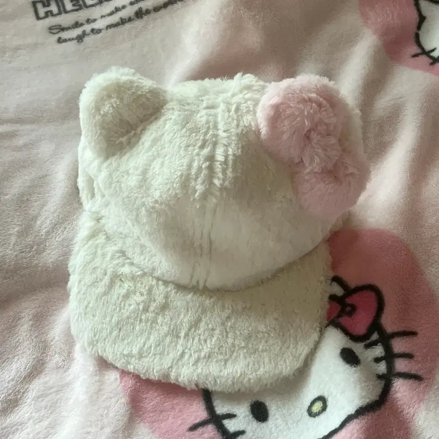 [BUNJANG] Universal Studios Japan Hello Kitty Fur Cap / USJ 유니버셜스튜디오 재팬 키티 털 모자 캡