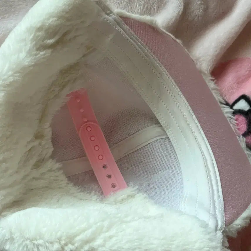 [BUNJANG] Universal Studios Japan Hello Kitty Fur Cap / USJ 유니버셜스튜디오 재팬 키티 털 모자 캡