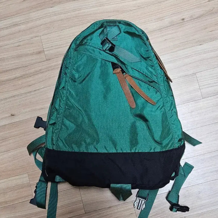 [BUNJANG] Gregory x Beams Plus Daypack Backpack Bag / 그레고리 x 빔즈 플러스 데이팩 백팩 가방 우드비 굿데이 빔스