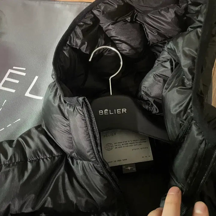 [BUNJANG] Beliie Maze Lightweight Duck Down Padded Jacket Black / [새상품,06] 벨리에 메이즈 라이트 웨이트 덕 다운 경량패딩 블랙