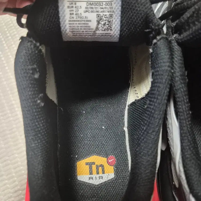 [BUNJANG] Nike Air Max Plus Black Metallic Silver Sneakers / 나이키 에어맥스 플러스 블랙 메탈릭 실버(DM0032-003)