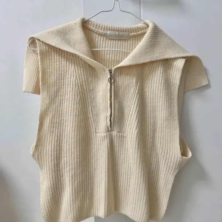 [BUNJANG] Ivory Knit Vest - Free Size / 니트 조끼 아이보리 free