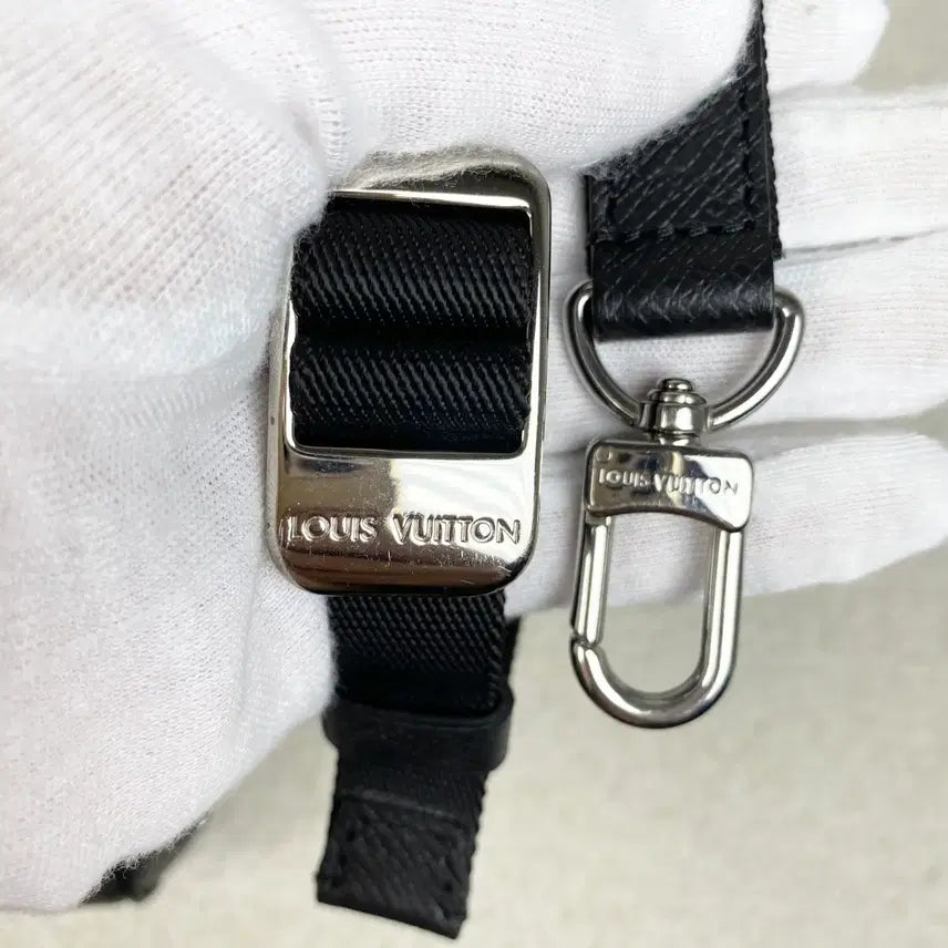 [BUNJANG] Louis Vuitton Outdoor Sling Bag / 루이비통 크로스백 아웃도어 슬링백