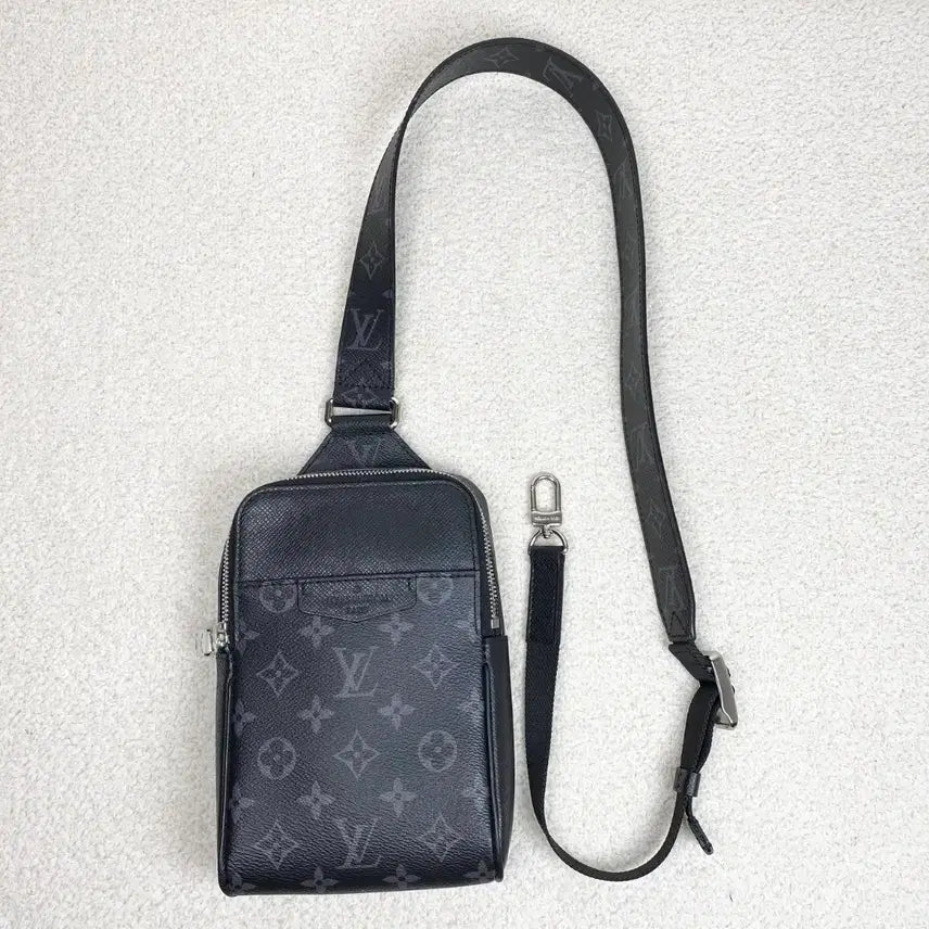 [BUNJANG] Louis Vuitton Outdoor Sling Bag / 루이비통 크로스백 아웃도어 슬링백