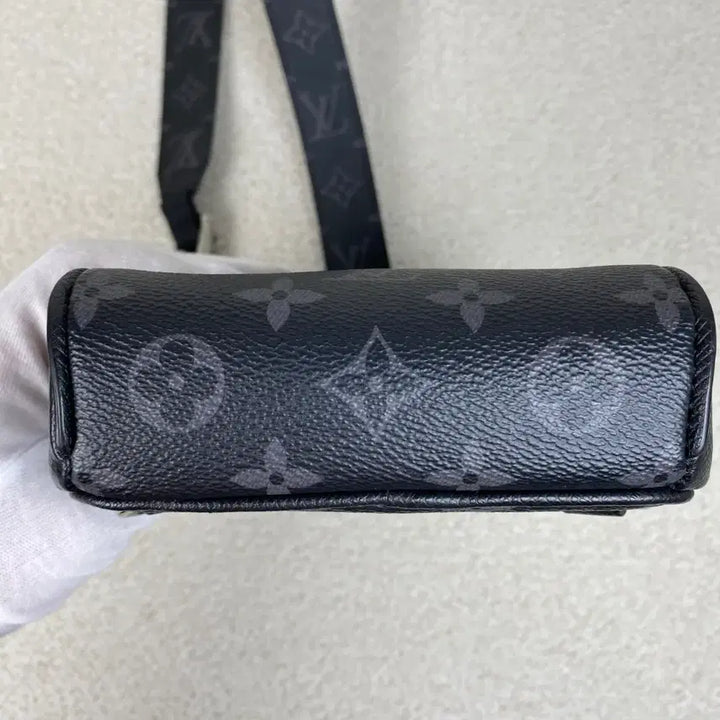 [BUNJANG] Louis Vuitton Outdoor Sling Bag / 루이비통 크로스백 아웃도어 슬링백