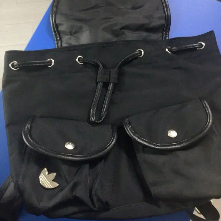 [BUNJANG] Adidas Backpack / 아디다스 블랙 락색가방