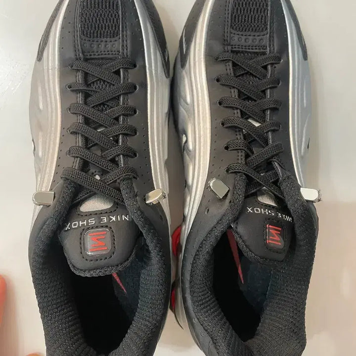 [BUNJANG] Nike Shox R4 (235) / 실착3회미만 ) 나이키 샥스 r4 235