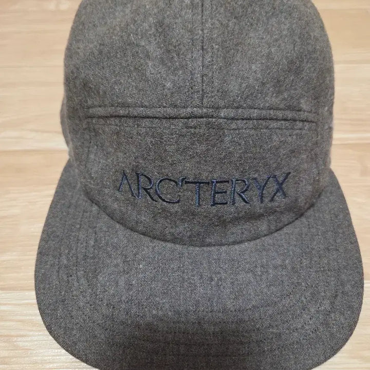 [BUNJANG] Arc'teryx Wool 5 Panel Camp Cap Beige / 아크테릭스 울 5패널 캠프캡 모자 베이지색