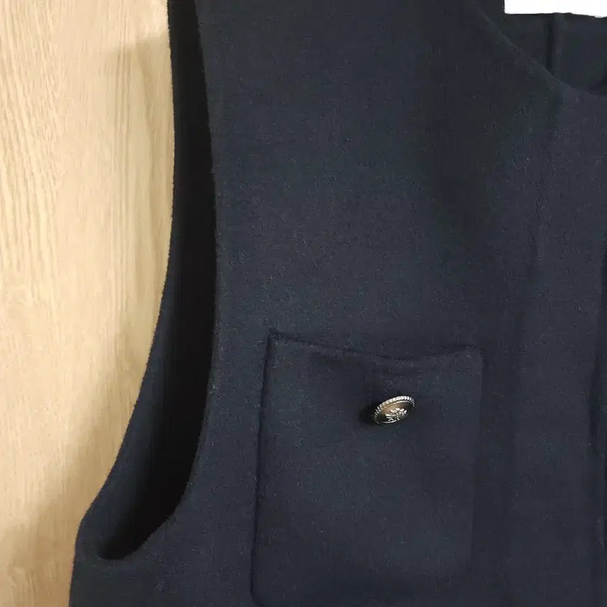 [BUNJANG] Round Neck Handmade Wool Vest / 23FW 리스트)  라운드넥 핸드메이드 모직 베스트