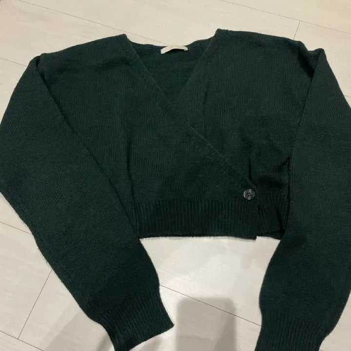 [BUNJANG] Cropped Knit Cardigan - Green / 크롭 니트 가디건 그린