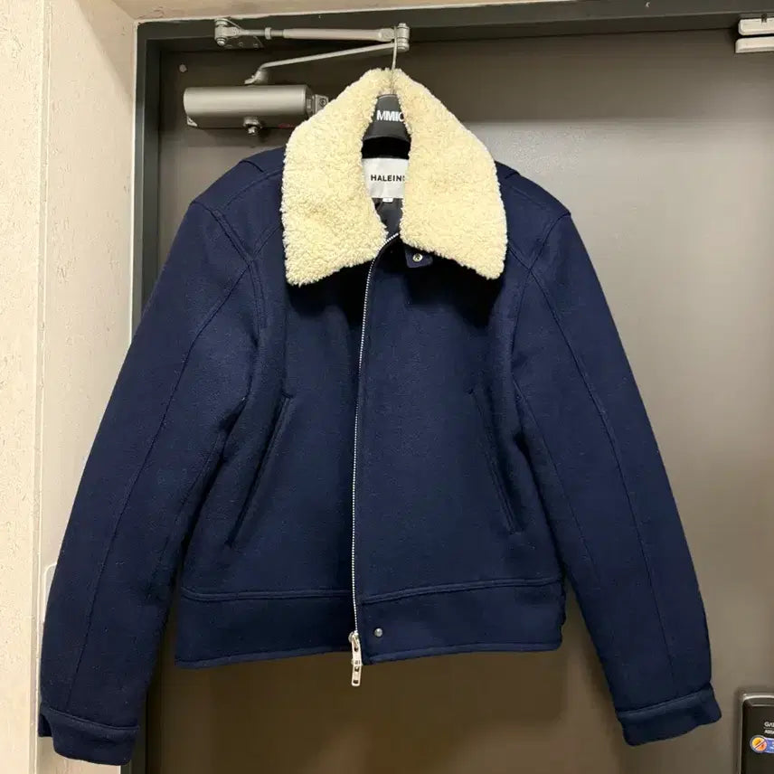 [BUNJANG] Alainne Detachable Collar Wool Crop Shearling Jacket - Navy / 2 알렌느 디테쳐블 카라 울 크롭 시어링 자켓 네이비