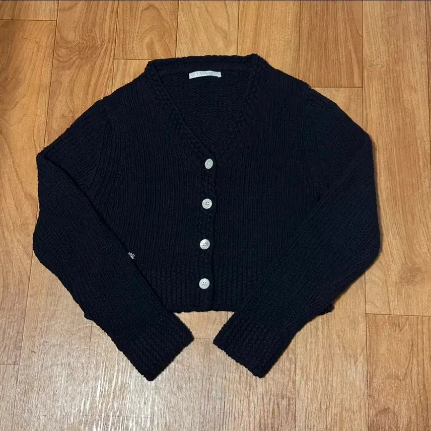[BUNJANG] Tannat Vea Crop Cardigan - Navy / 타낫 Vea 비아 크롭 가디건 - 네이비