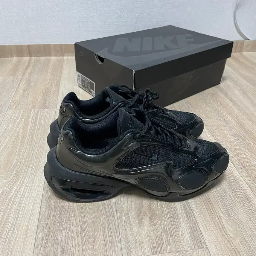 [BUNJANG] Nike Air Max Muse Triple Black Sneakers / 나이키 에어맥스 뮤즈 트리플블랙