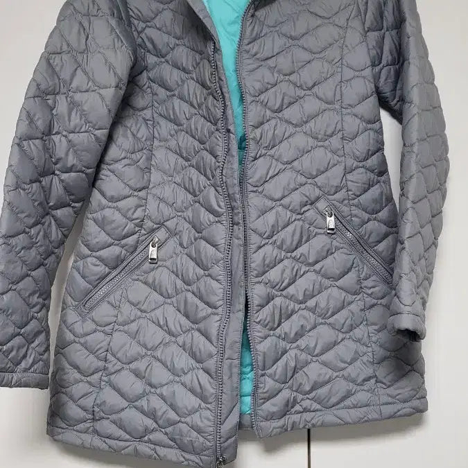 [BUNJANG] Women's Lightweight Padded Jacket - Gray / 노스페이스 여성 경량 패딩 그레이