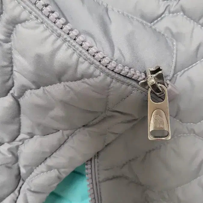 [BUNJANG] Women's Lightweight Padded Jacket - Gray / 노스페이스 여성 경량 패딩 그레이