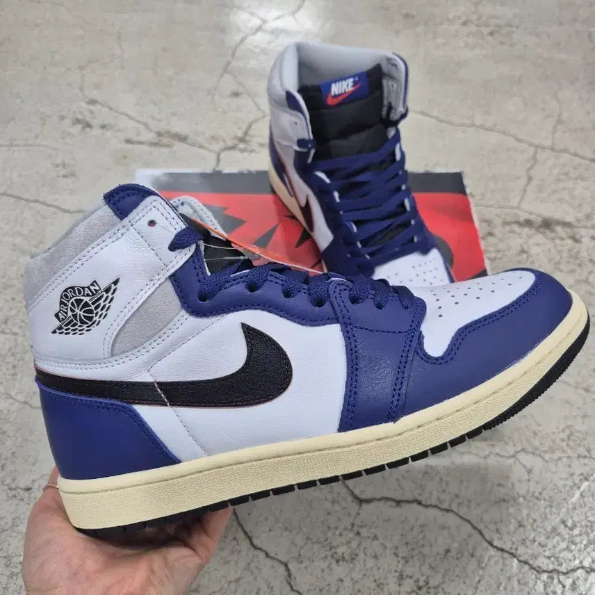 [BUNJANG] Nike Air Jordan 1 High OG Sneakers / 나이키 에어 조던 1 하이 OG