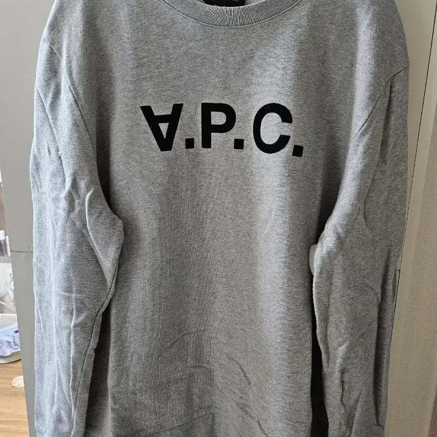 [BUNJANG] A.P.C. V.P.C. Logo Gray Sweatshirt / A.P.C. V.P.C. 로고 맨투맨 회색