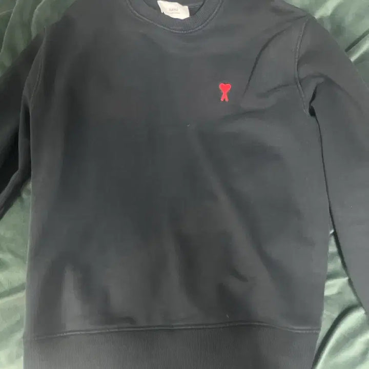 [BUNJANG] AMI Black Sweatshirt M Size / 아미 블랙 맨투맨 M사이즈 팝니다