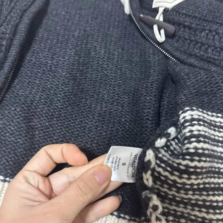 [BUNJANG] VitalSign Toggle Button Cardigan Knit S / 바이탈싸인 토글 버튼 울 가디건 니트 S