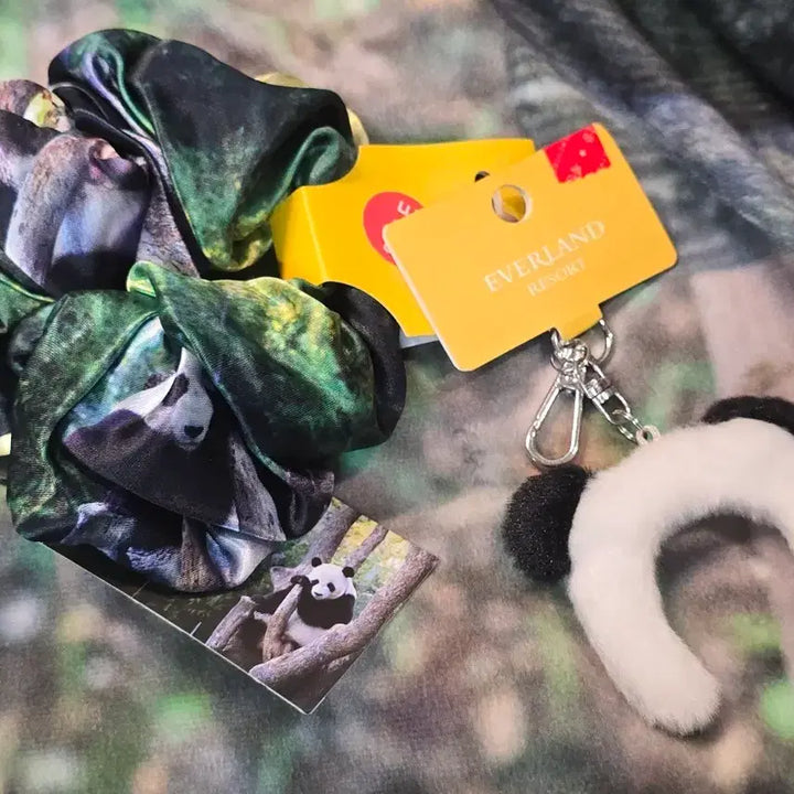 [BUNJANG] Leebao Panda Scrunchie + Hairband Keyring Set / 러바오 스크런치+판다헤어밴드키링