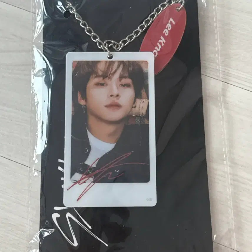 [BUNJANG] Stray Kids Lee Know Luggage Tag / 리노 캐리어 가방 참 택 이라고 되어있어요