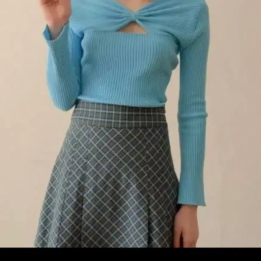 [BUNJANG] Margarine Fingers Twist Knit Top / 마가린핑거스 트위스트 니트 블루