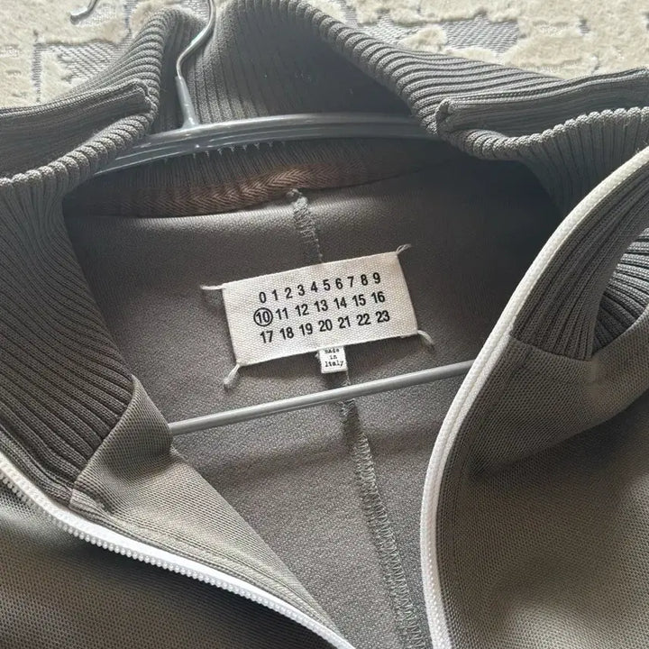 [BUNJANG] Maison Margiela Raglan Track Jacket / (50) 메종마르지엘라 레글런 트랙 자켓