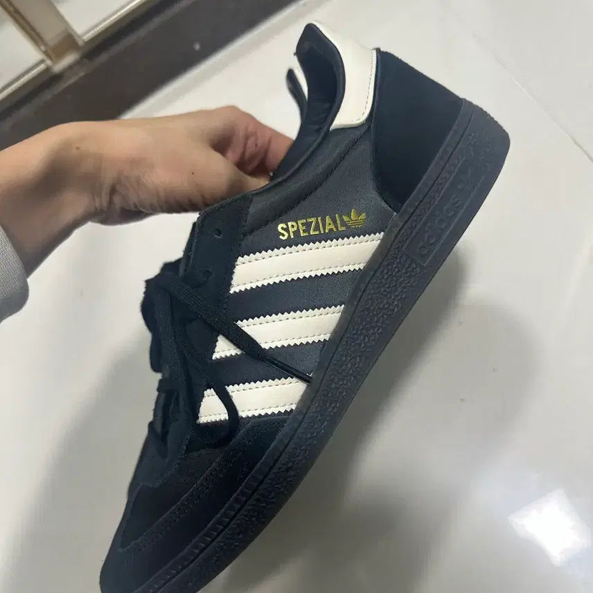 [BUNJANG] Adidas Handball Spezial Black/Wonder White Sneakers / 아디다스 핸드볼 스페지알 블랙:원더화이트 [275]