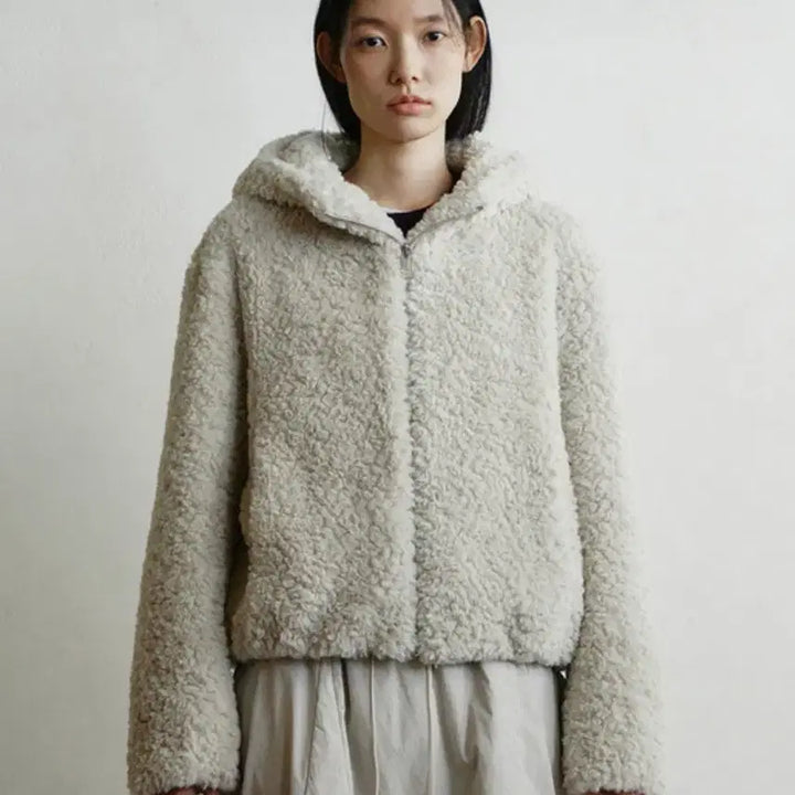 [BUNJANG] Monochrome 25 INS FUR JUMPER (LIGHT BEIGE) / 모노크롬 25 INS FUR JUMPER (LIGHT BEIGE)