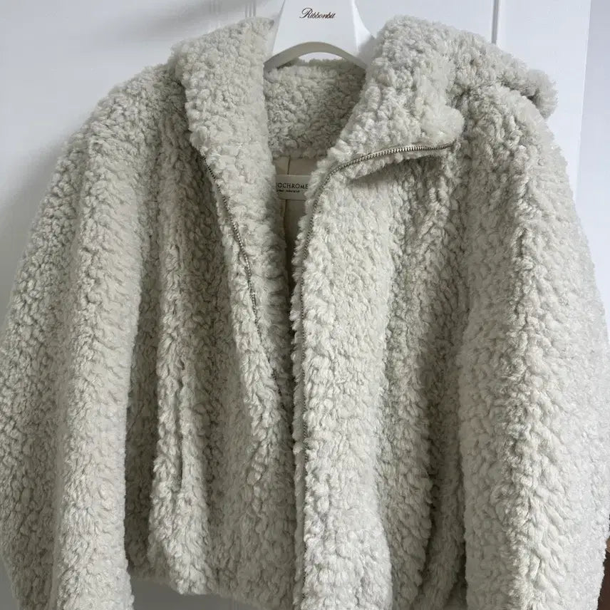 [BUNJANG] Monochrome 25 INS FUR JUMPER (LIGHT BEIGE) / 모노크롬 25 INS FUR JUMPER (LIGHT BEIGE)