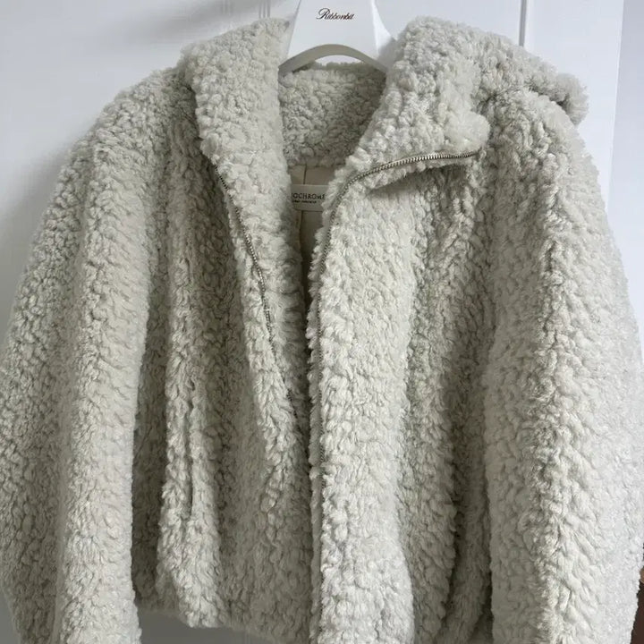 [BUNJANG] Monochrome 25 INS FUR JUMPER (LIGHT BEIGE) / 모노크롬 25 INS FUR JUMPER (LIGHT BEIGE)