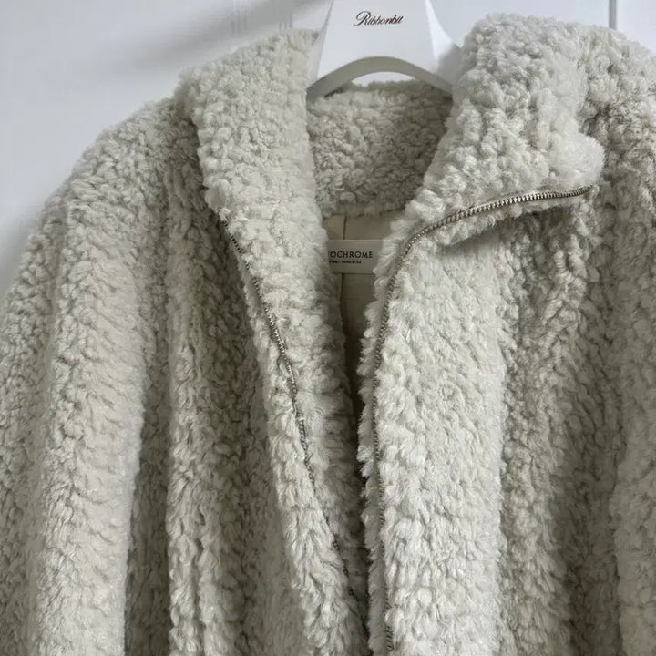 [BUNJANG] Monochrome 25 INS FUR JUMPER (LIGHT BEIGE) / 모노크롬 25 INS FUR JUMPER (LIGHT BEIGE)