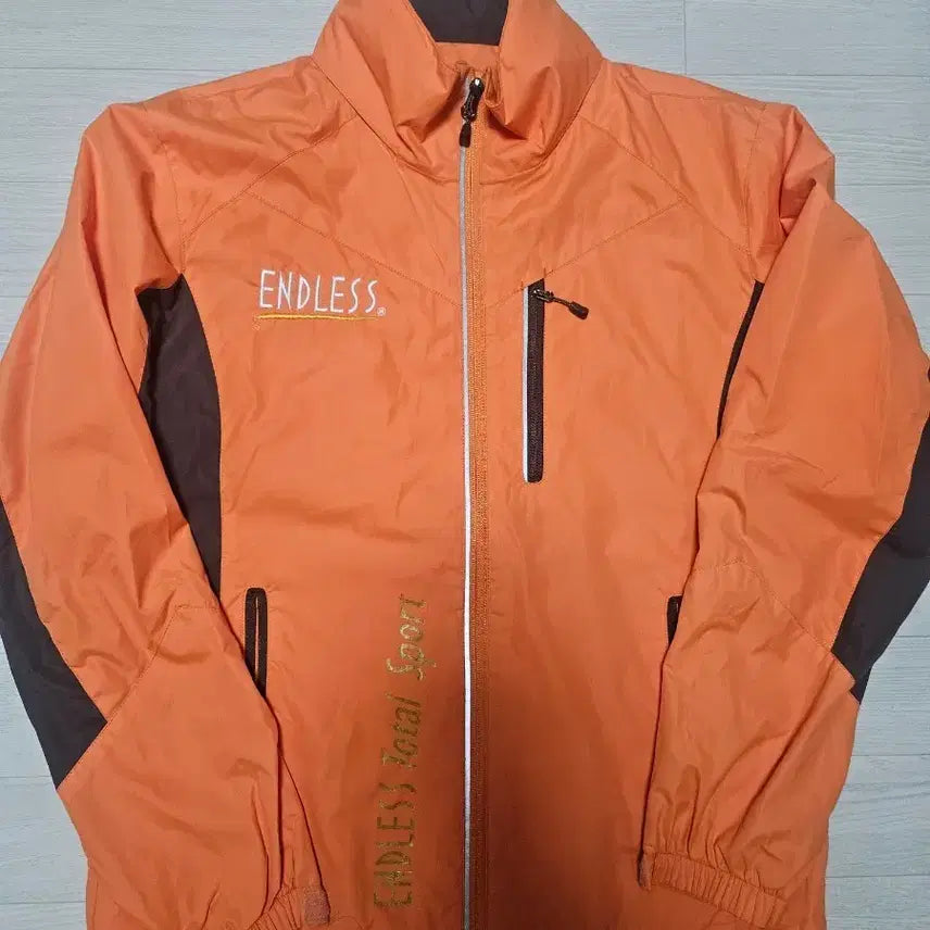 [BUNJANG] LANDAS Orange Windbreaker Jacket / 엔드리스 오렌지 바람막이 자켓