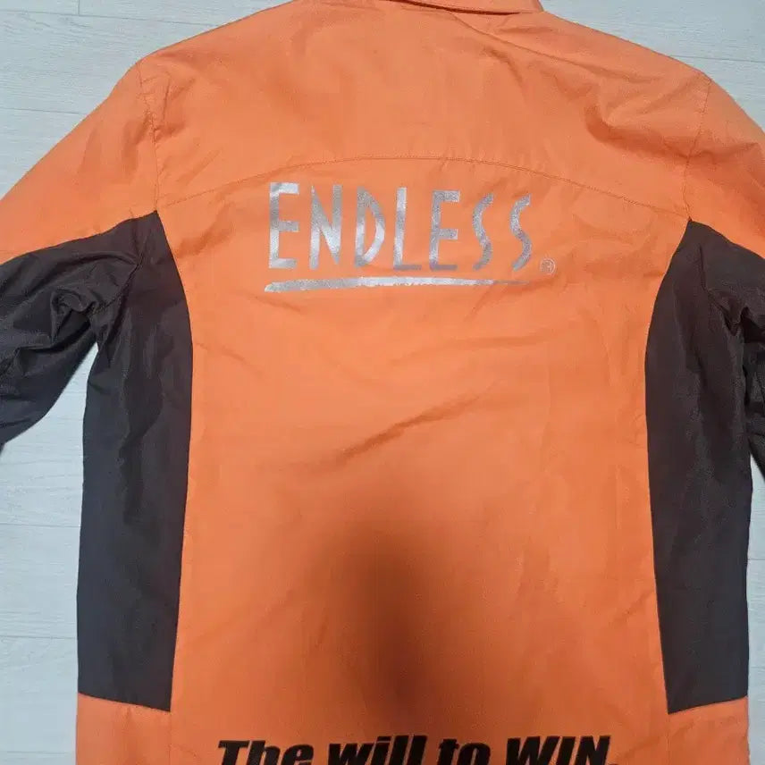 [BUNJANG] LANDAS Orange Windbreaker Jacket / 엔드리스 오렌지 바람막이 자켓