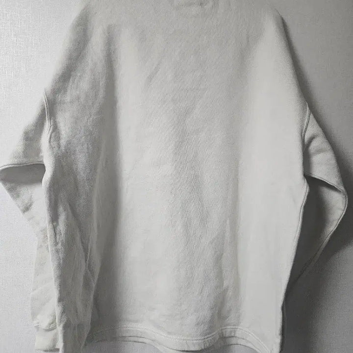 [BUNJANG] Reebok Oatmeal Embroidered Logo Sweatshirt / 리복 아이보리 맨투맨 티셔츠