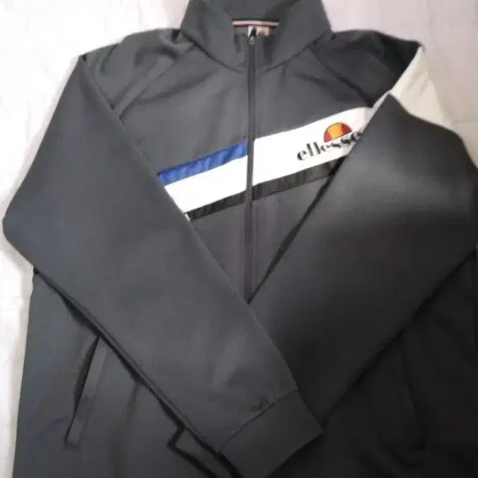 [BUNJANG] Track Zip-Up (Size 105) / 엘레쎄 그레이 트랙 집업(105)