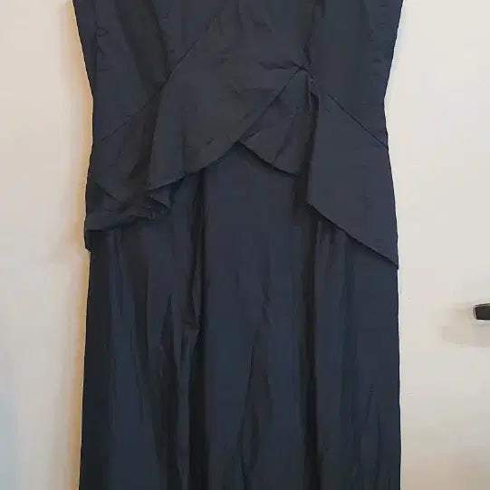[BUNJANG] COS Flare Dress / COS 코스 플레어 원피스34앞부분 디자인이 독특해서 포인트로이뻐요