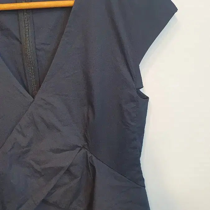 [BUNJANG] COS Flare Dress / COS 코스 플레어 원피스34앞부분 디자인이 독특해서 포인트로이뻐요