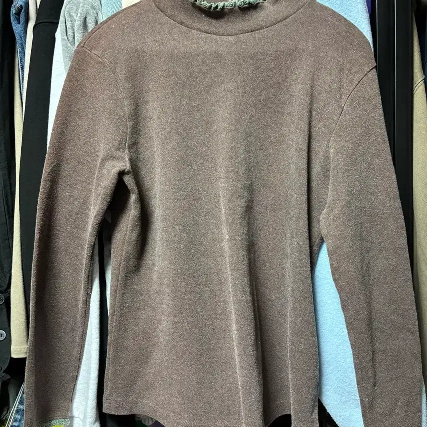[BUNJANG] Brown Lace Neck Long Sleeve T-Shirt / 브라운 레이스넥 티셔츠