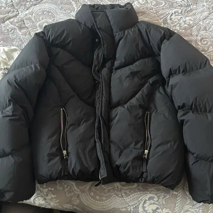 [BUNJANG] BeSlow Purple Curved Line Short Puffer Down Outer Black M / 비슬로우 퍼플 커브드 라인 숏패딩 푸퍼 다운 아우터 블랙 M