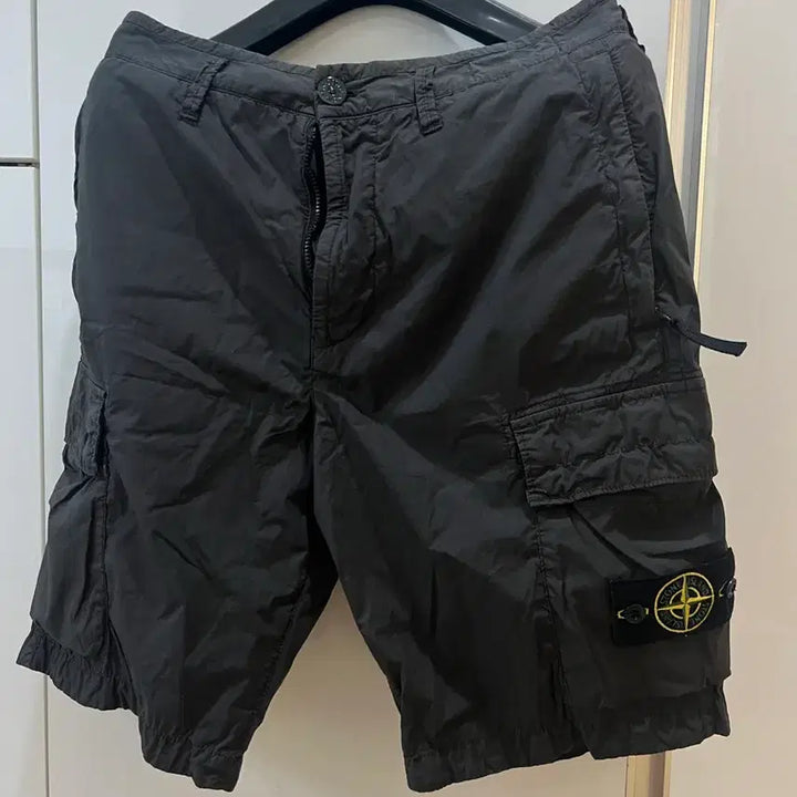 [BUNJANG] Stone Island Shorts (29-30) - New Condition / 24ss 스톤아일랜드 반바지 29-30 새상품급