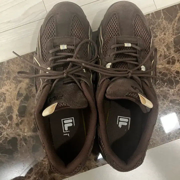 [BUNJANG] Fila Eschape Chocolate 265 Sneakers / 휠라 에샤페 초코 265