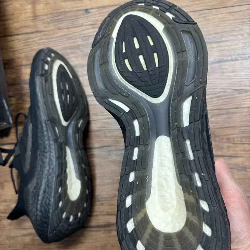 [BUNJANG] Adidas Ultraboost 21 Triple Black 275 / 아디다스 울트라부스트 21 트리플블랙 275