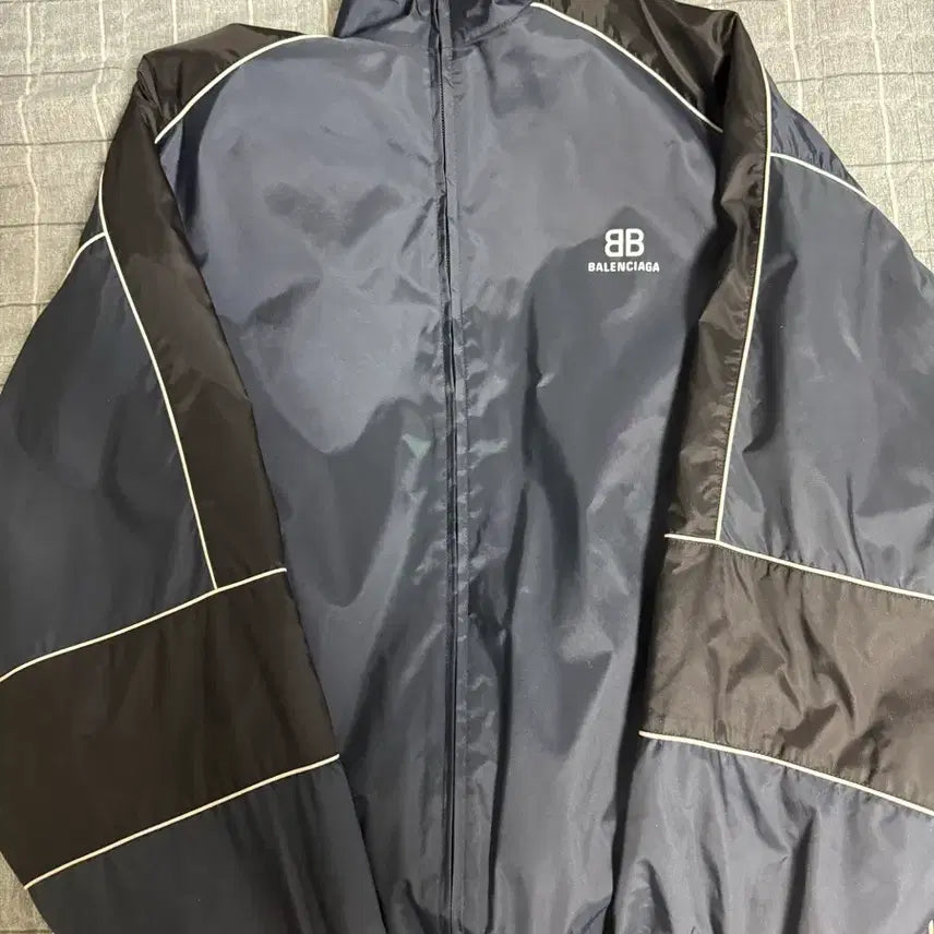[BUNJANG] Balenciaga Satin BB Logo Track Jacket (Size 44, Mint Condition) / 발렌시아가 사틴 BB로고 트랙자켓  44사이즈 상태매우좋음