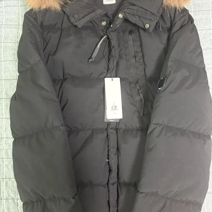 [BUNJANG] C.P. Company Black Padded Jacket with Fox Fur (Size 48) / Cp 컴퍼니 블랙 렌즈 패딩 점퍼 폭스 퍼 48사이즈 새상품 개급쳐합니다