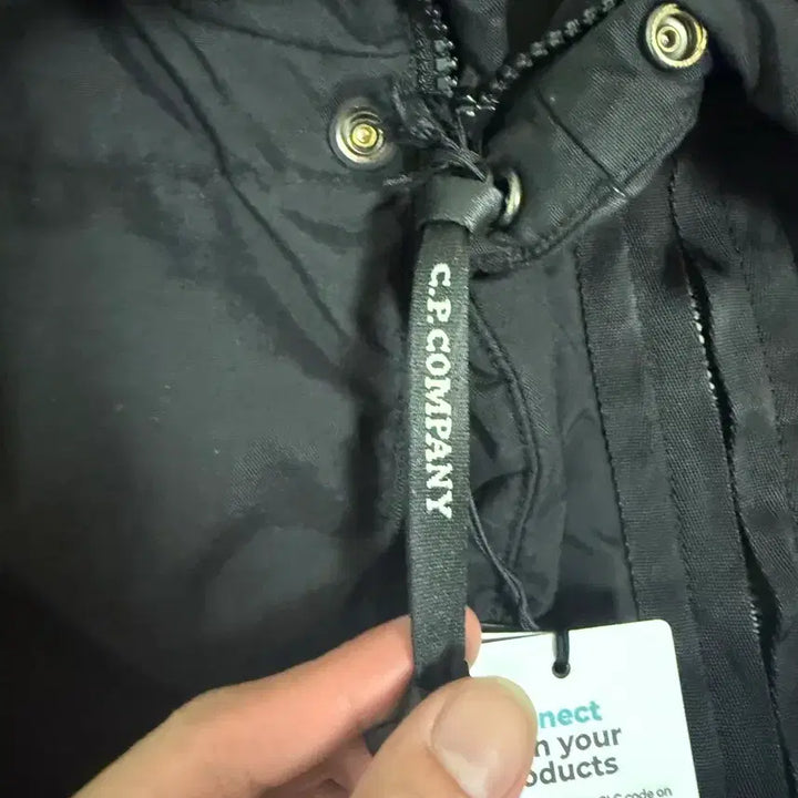 [BUNJANG] C.P. Company Black Padded Jacket with Fox Fur (Size 48) / Cp 컴퍼니 블랙 렌즈 패딩 점퍼 폭스 퍼 48사이즈 새상품 개급쳐합니다