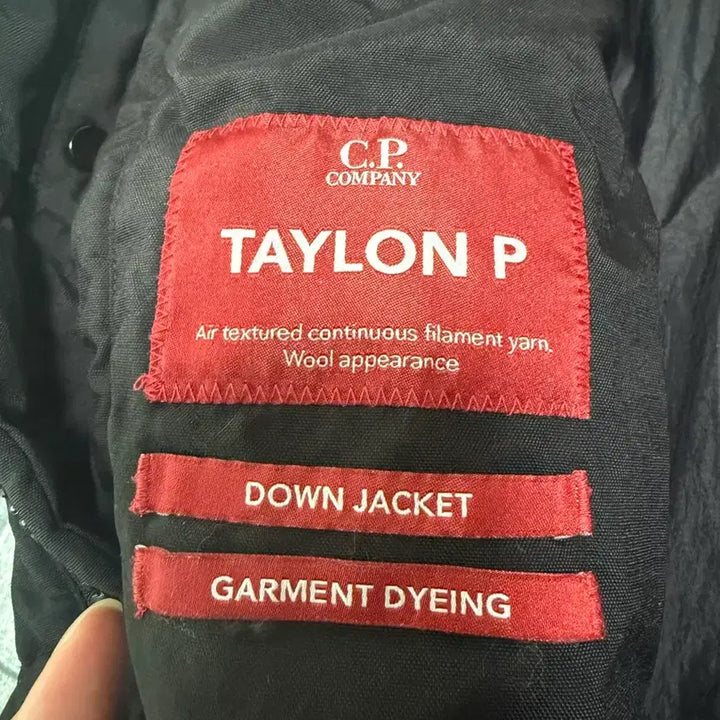 [BUNJANG] C.P. Company Black Padded Jacket with Fox Fur (Size 48) / Cp 컴퍼니 블랙 렌즈 패딩 점퍼 폭스 퍼 48사이즈 새상품 개급쳐합니다