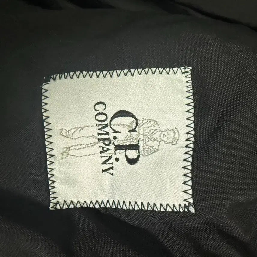 [BUNJANG] C.P. Company Black Padded Jacket with Fox Fur (Size 48) / Cp 컴퍼니 블랙 렌즈 패딩 점퍼 폭스 퍼 48사이즈 새상품 개급쳐합니다