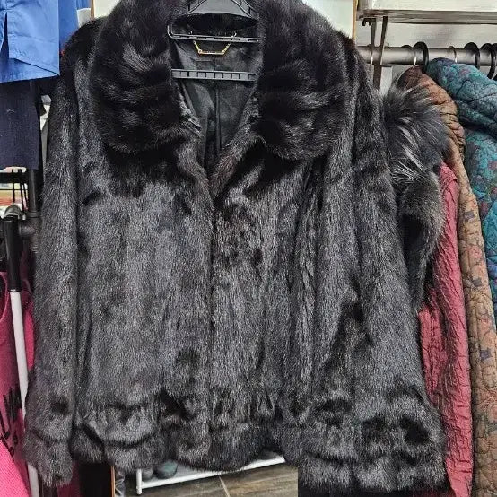 [SOLD OUT] 블랙 밍크 모피 코트
